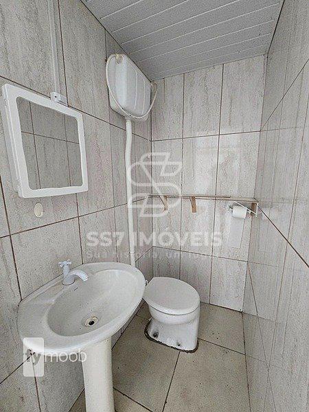 Loja comercial no Fazedninha em rua muito movimentada — foto 9