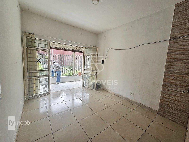 Loja comercial no Fazedninha em rua muito movimentada — foto 11