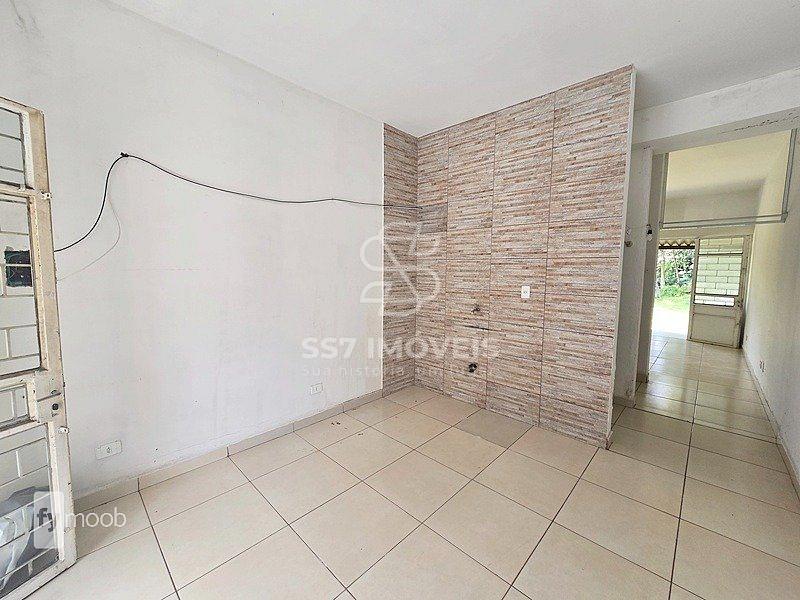 Loja comercial no Fazedninha em rua muito movimentada — foto 12