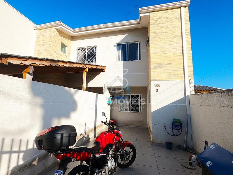 Lindo sobrado à venda, com 2 quartos, no bairro Sitio Cercado, em Curitiba, próximo a Rua São José dos Pinhais. Podendo ser financiado — foto 2