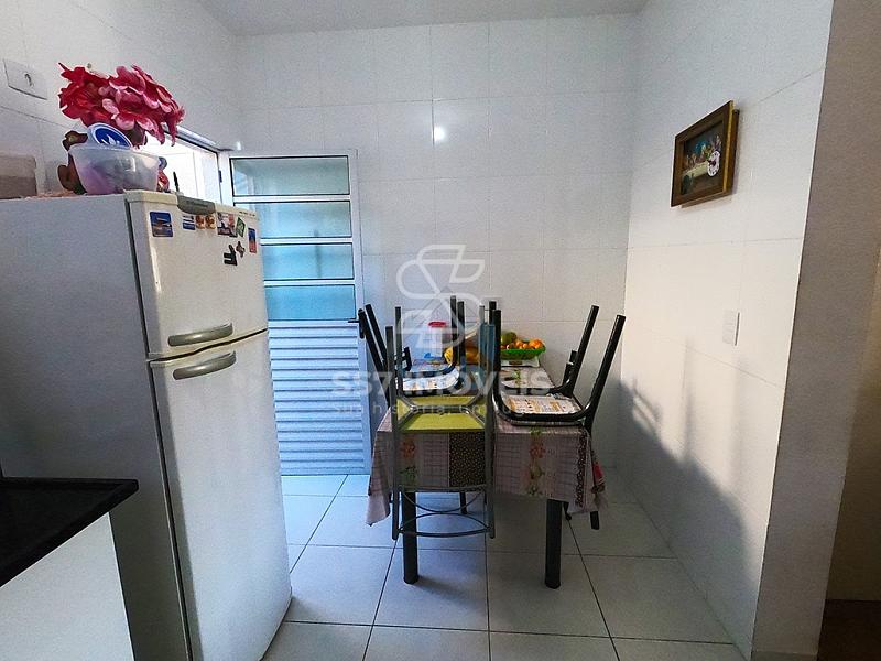 Lindo sobrado à venda, com 2 quartos, no bairro Sitio Cercado, em Curitiba, próximo a Rua São José dos Pinhais. Podendo ser financiado — foto 8