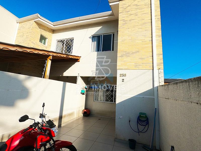 Lindo sobrado à venda, com 2 quartos, no bairro Sitio Cercado, em Curitiba, próximo a Rua São José dos Pinhais. Podendo ser financiado — foto 3