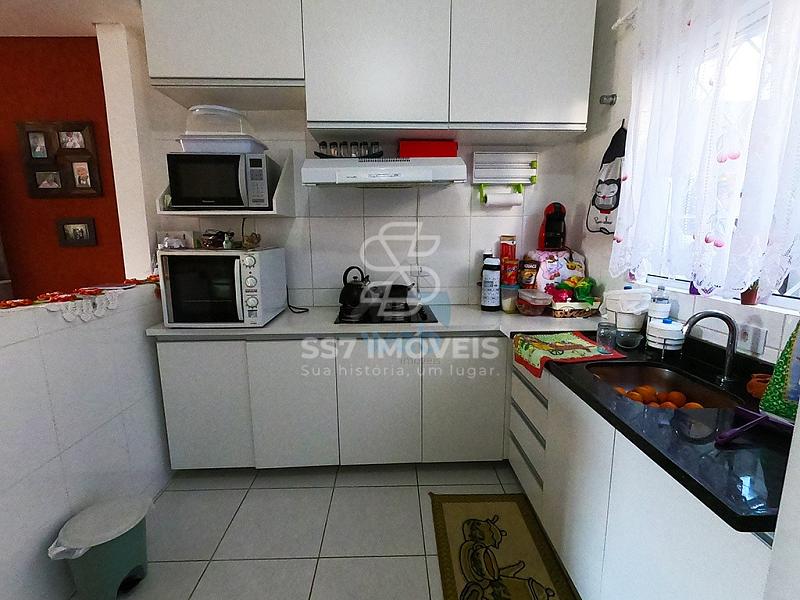 Lindo sobrado à venda, com 2 quartos, no bairro Sitio Cercado, em Curitiba, próximo a Rua São José dos Pinhais. Podendo ser financiado — foto 10