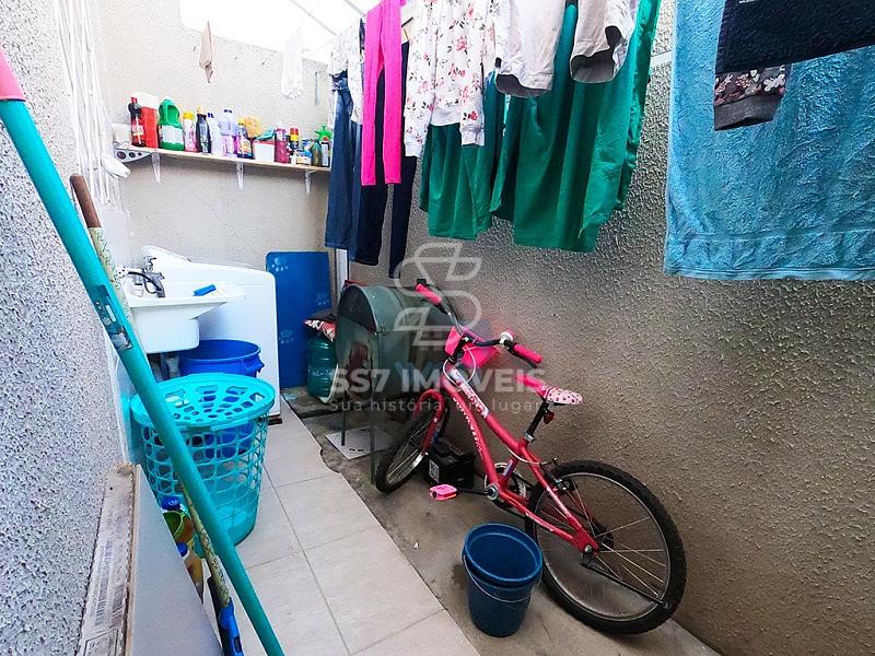 Lindo sobrado à venda, com 2 quartos, no bairro Sitio Cercado, em Curitiba, próximo a Rua São José dos Pinhais. Podendo ser financiado — foto 11