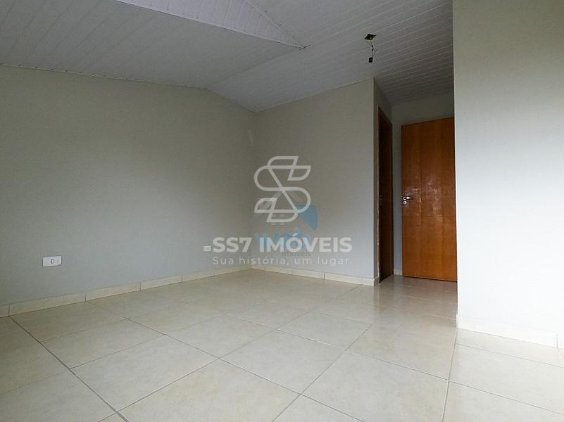 Lindo sobrado à venda, conta com 4 quartos e amplo terrreno, em região tranquila no bairro do Umbará, próximo ao Santuário da Divina Misericórdia. — foto 21