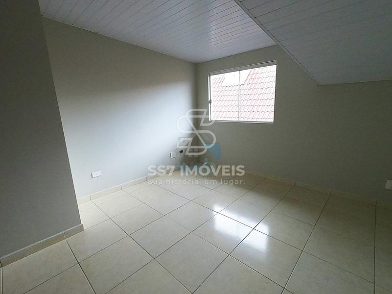 Lindo sobrado à venda, conta com 4 quartos e amplo terrreno, em região tranquila no bairro do Umbará, próximo ao Santuário da Divina Misericórdia. — foto 20