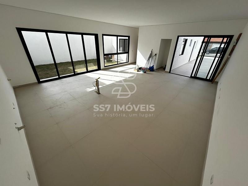 Ampla casa térrea com 3 suítes + amplo terreno no Mercúrio -  Cajuru! — foto 9