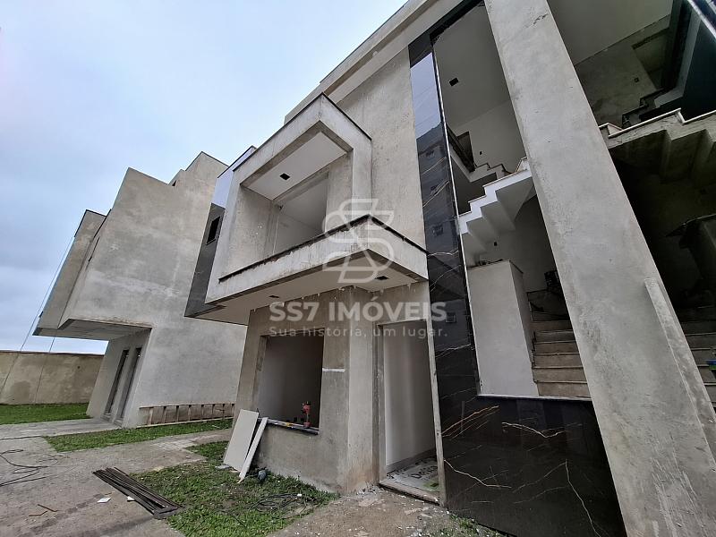 Triplex de alto padr�o com 3 su�tes no Novo Mundo em Curitiba! Unidade 2 e 3 dispon�veis! 1