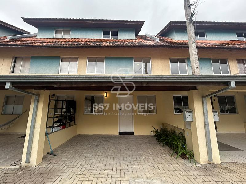 Lindo Triplex com 3 quartos, todo reformado no Bairro no Pinheirinho! 1