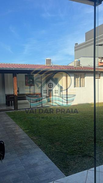 Excelente casa com edícula e amplo terreno à venda no bairro Cordeiros — foto 4