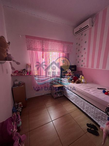 Excelente casa com edícula e amplo terreno à venda no bairro Cordeiros — foto 12