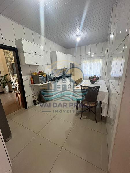 Excelente casa com edícula e amplo terreno à venda no bairro Cordeiros — foto 7