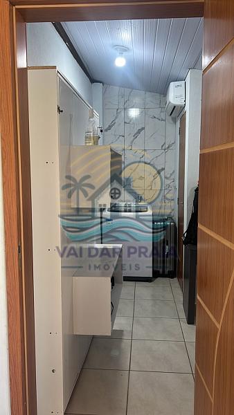 Excelente casa com edícula e amplo terreno à venda no bairro Cordeiros — foto 9