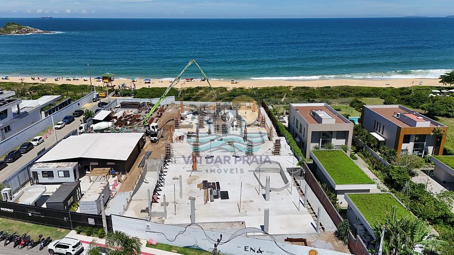 Uma residência frente mar rara na Praia do Estaleiro | Garden exclusivo com 579 m² privativos — foto 5