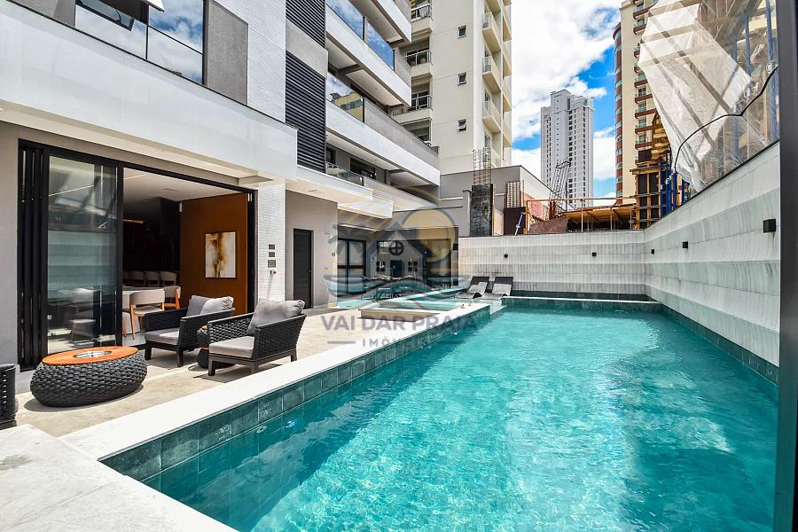 Exclusividade com piscina privativa no bairro Fazenda | 209 m² de alto padrão em Itajaí — foto 2