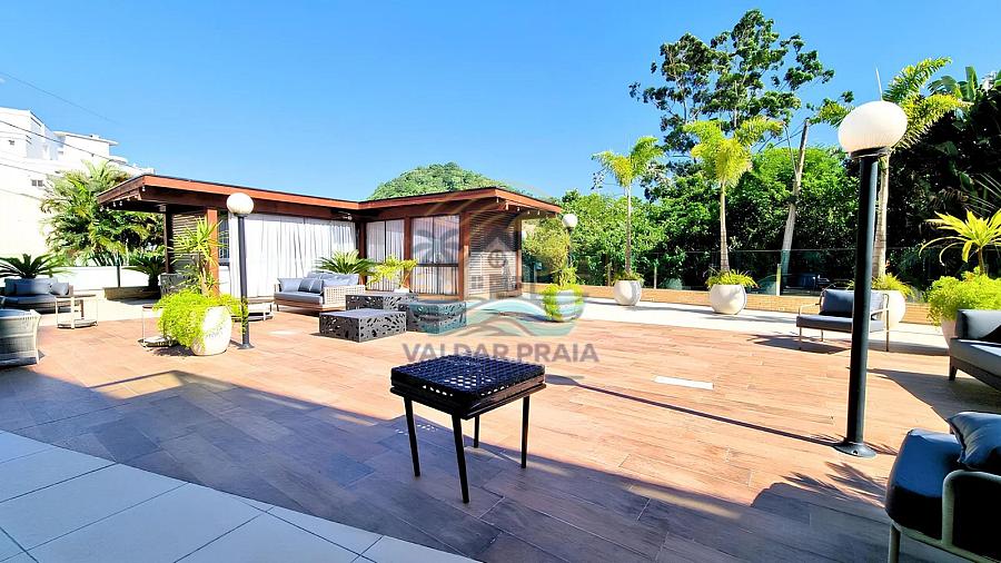 Apartamento no Edifício Porto Madeiro | 2 suítes em localização privilegiada na Praia Brava — foto 2