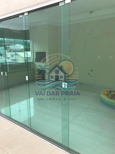 Casa à venda no bairro Nações em Balneário Camboriú | 325m², 3 pavimentos e área de lazer com piscina — foto 4