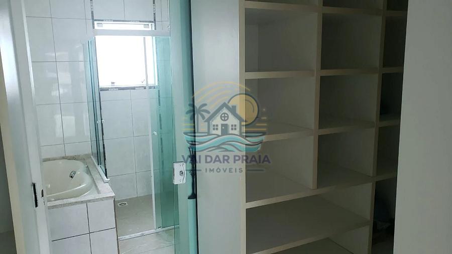 Casa à venda no bairro Nações em Balneário Camboriú | 325m², 3 pavimentos e área de lazer com piscina — foto 8