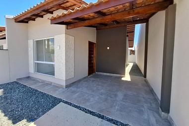 Lindas Casas Geminadas, excelente acabamento, pronta para morar