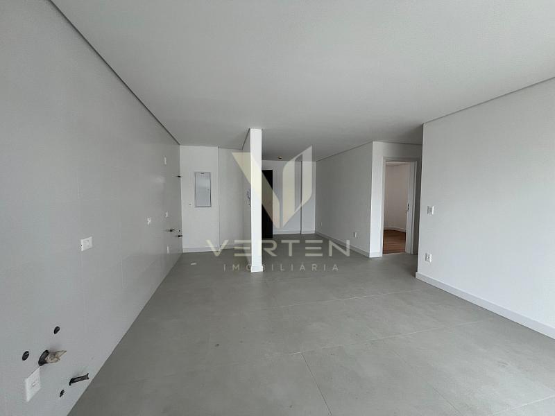 Apartamento de 2 Dormit�rios com Su�te no Residencial Duque 375 � Itaja� 4