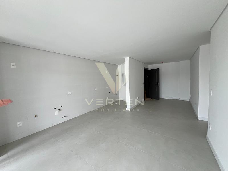 Apartamento de 2 Dormit�rios com Su�te no Residencial Duque 375 � Itaja� 5
