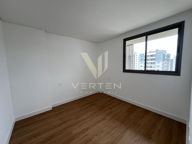 Apartamento de 2 Dormit�rios com Su�te no Residencial Duque 375 � Itaja� 8