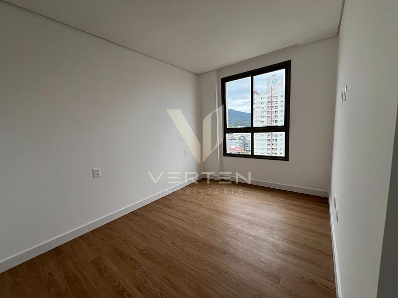 Apartamento de 2 Dormit�rios com Su�te no Residencial Duque 375 � Itaja� 11