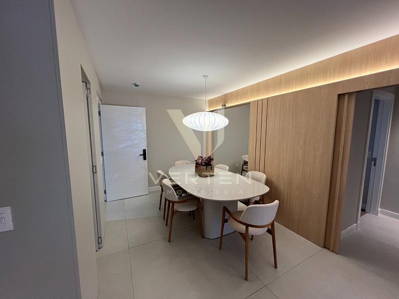 Apartamento de 2 Dormit�rios com 2 Su�tes no Fazenda Garden 4
