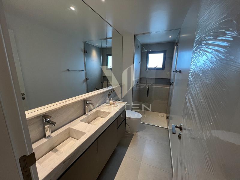 Apartamento de 3 Dormit�rios com 3 Su�tes no Fazenda Garden 13