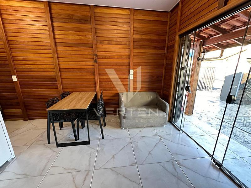 Casa Mobiliada com 2 Dormit�rios e Garagem no Centro de Itaja� 2