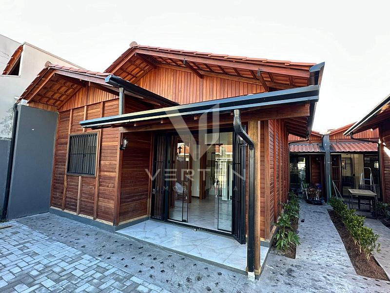 Casa Mobiliada com 2 Dormit�rios e Garagem no Centro de Itaja� 1