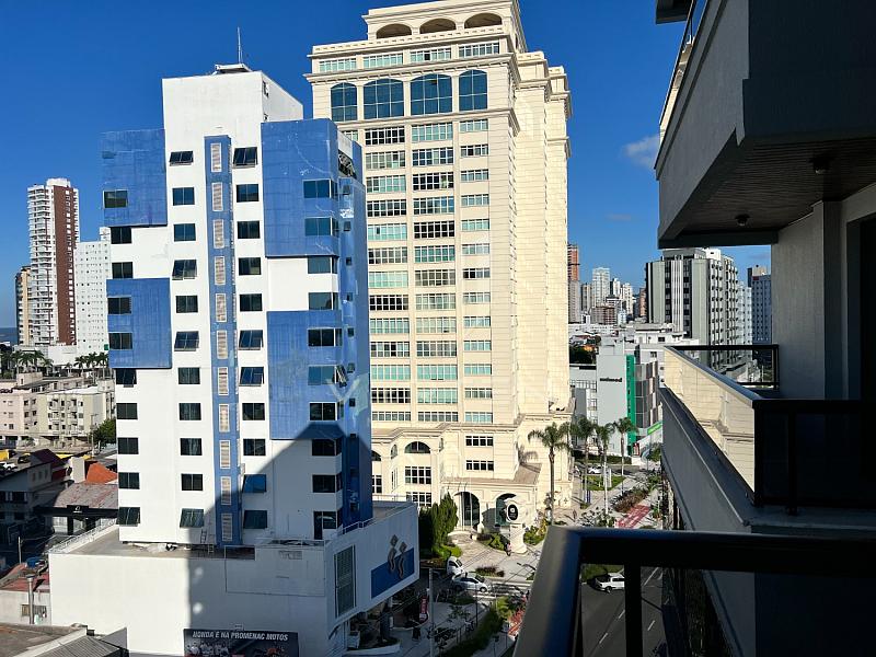 5 dormit�rios, sendo 4 su�tes, em impressionantes 327 m� privativos no Centro de Itaja�. 12