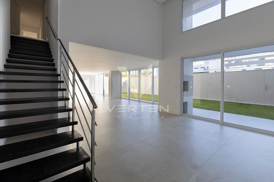 Apartamento Garden de Alto Padr�o com 321 m�, 3 Su�tes e 3 Vagas 2