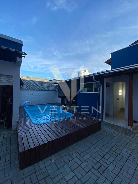 Casa com 240 m� em Penha 5