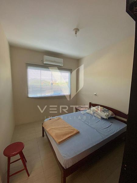 Casa com 240 m� em Penha 15