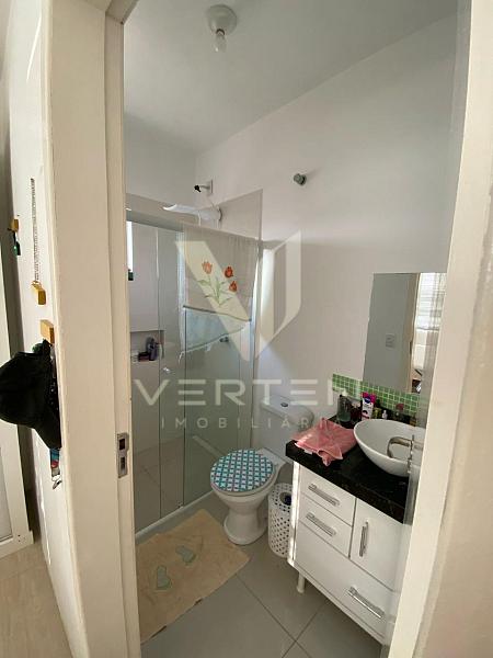 Casa com 240 m� em Penha 20