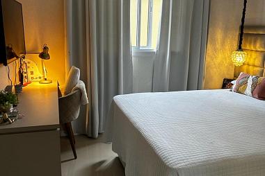 APARTAMENTO DIFRRENCIADO À VENDA NO CORAÇÃO DA MEIA PRAIA