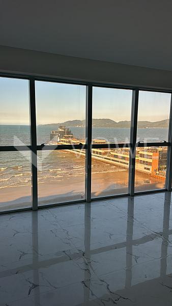 APARTAMENTO � VENDA EM MEIA PRAIA FRENTE MAR 1